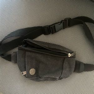 Golds gym Fanny pack